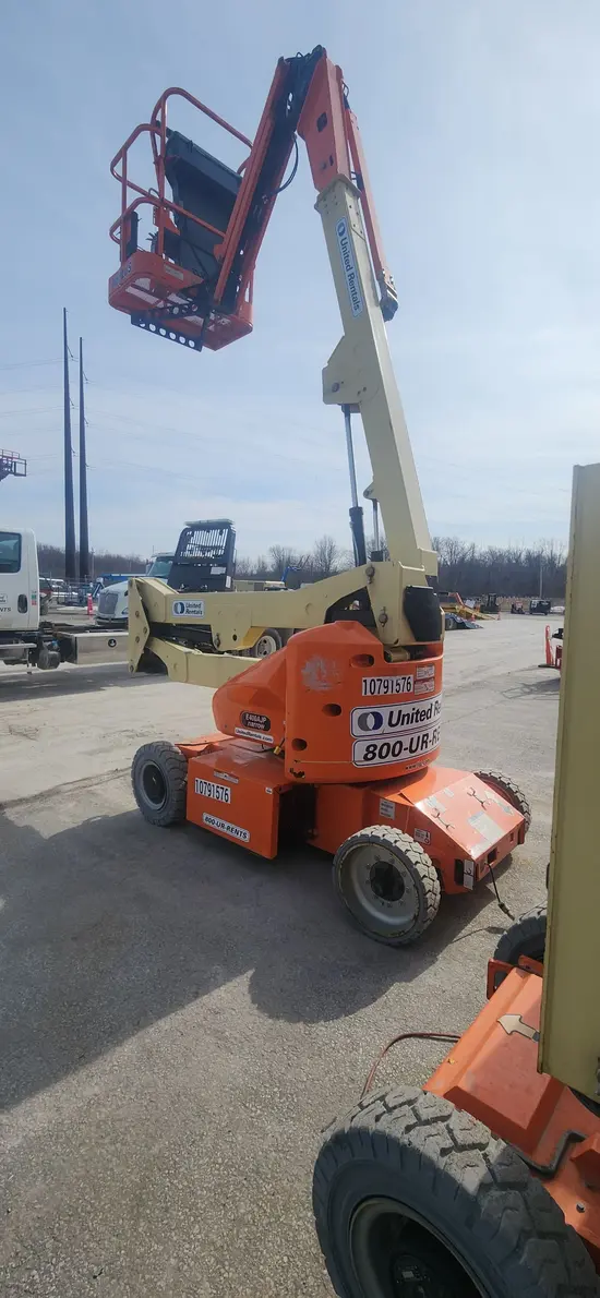 2018 JLG E400AJPN Articulating Boom Lift