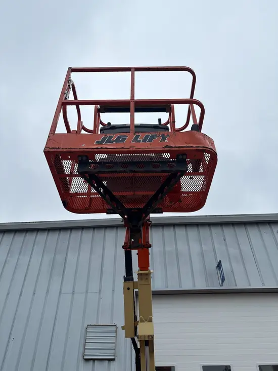 2018 JLG E300AJP Articulating Boom Lift
