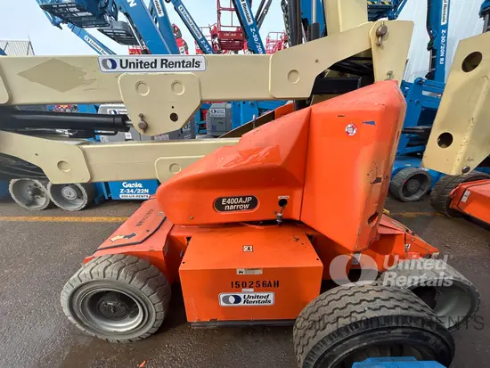 2015 JLG E400AJPN Articulating Boom Lift