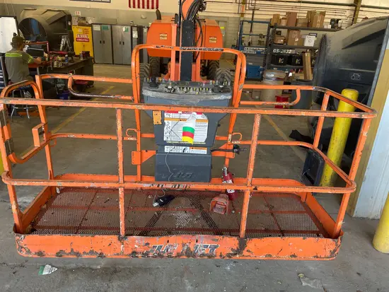 2017 JLG 800AJ Articulating Boom Lift