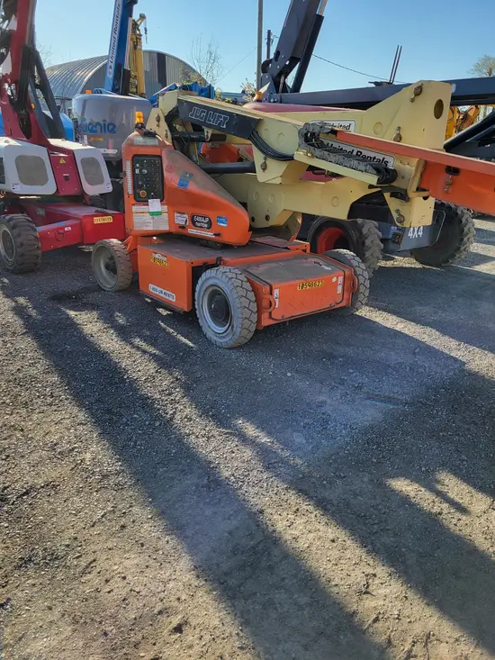 2017 JLG E400AJPN Articulating Boom Lift