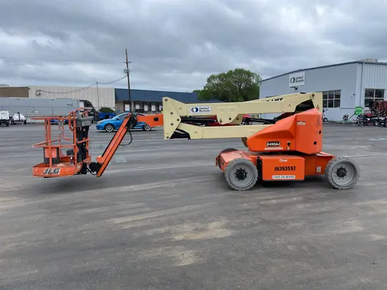 2015 JLG E450AJ Articulating Boom Lift