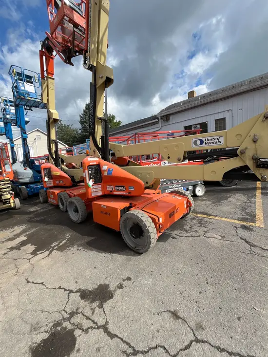 2017 JLG E450AJ Articulating Boom Lift