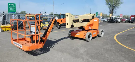 2017 JLG E450AJ Articulating Boom Lift