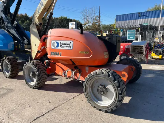 2014 JLG 600AJ Articulating Boom Lift