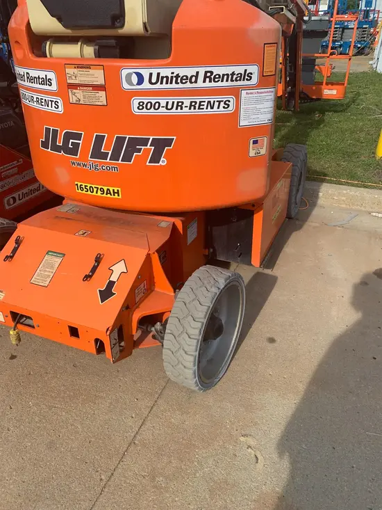2016 JLG E400AJPN Articulating Boom Lift