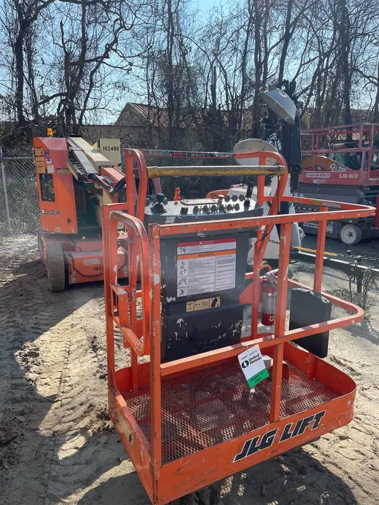 2016 JLG E300AJP Articulating Boom Lift