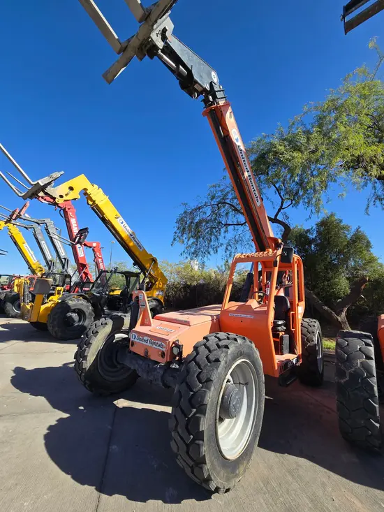2017 SKYTRAK 8042 Forklift