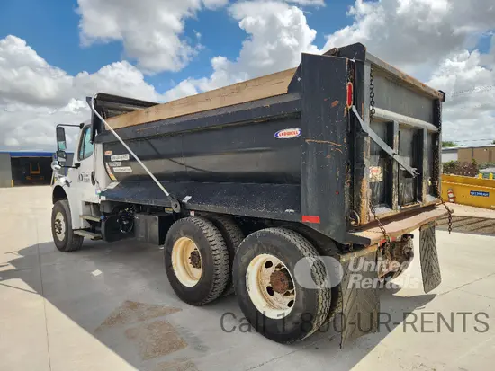 2020 Freightliner M2106 Truck