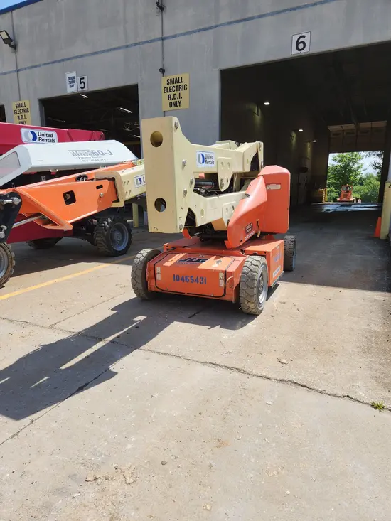 2016 JLG E400AJPN Articulating Boom Lift