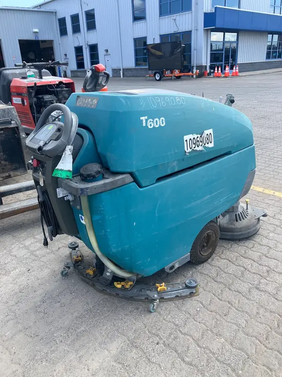 2019 Tennant T600-28 Scrubber