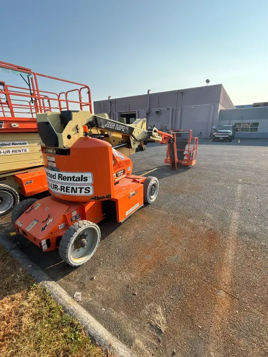 2017 JLG E400AJPN Articulating Boom Lift