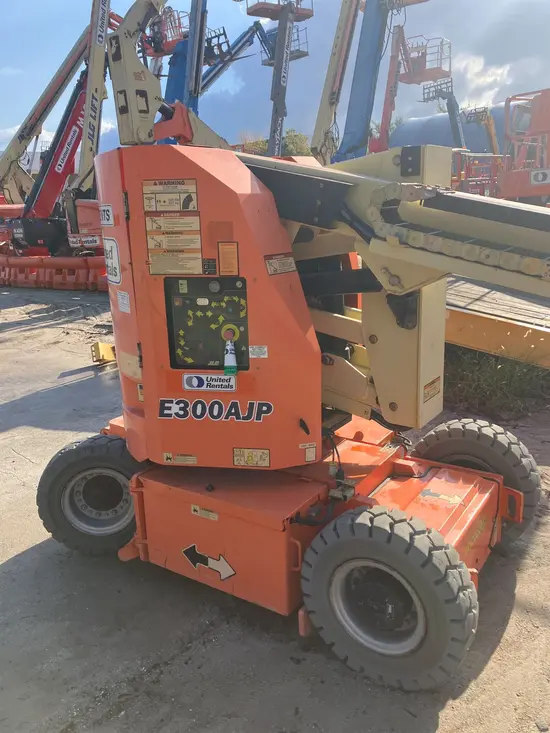 2016 JLG E300AJP Articulating Boom Lift