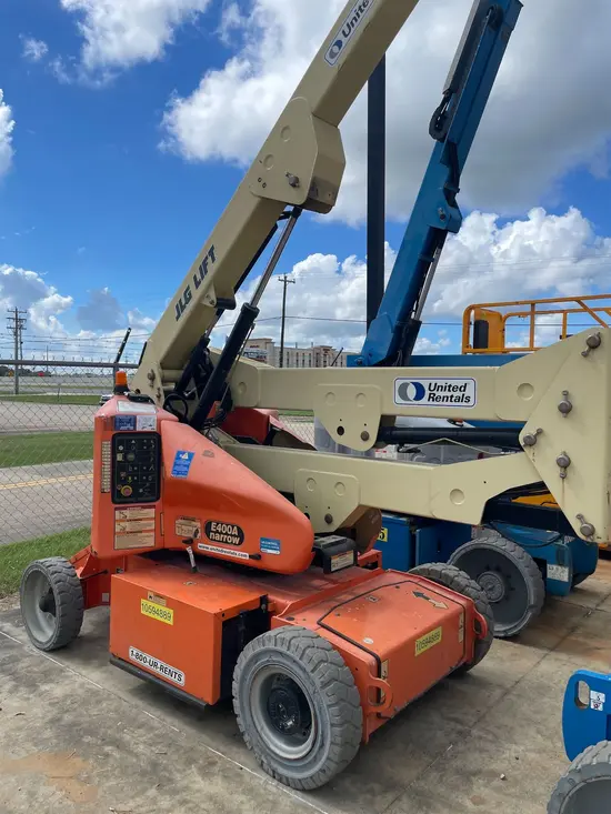 2017 JLG E400AN Articulating Boom Lift
