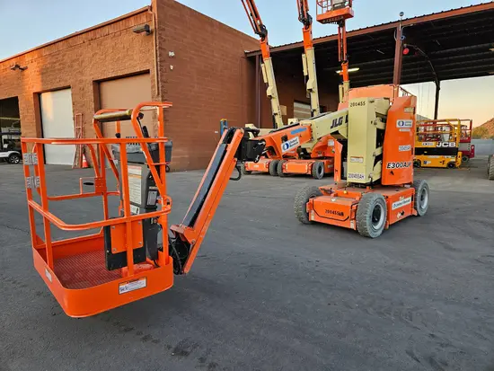 2018 JLG E300AJP Articulating Boom Lift
