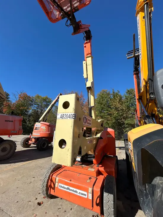 2015 JLG E400AJPN Articulating Boom Lift