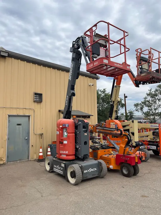 2017 Skyjack SJ30ARJE Articulating Boom Lift