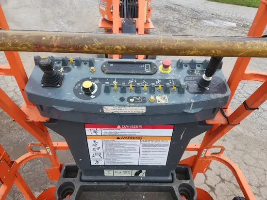 2018 JLG E300AJP Articulating Boom Lift