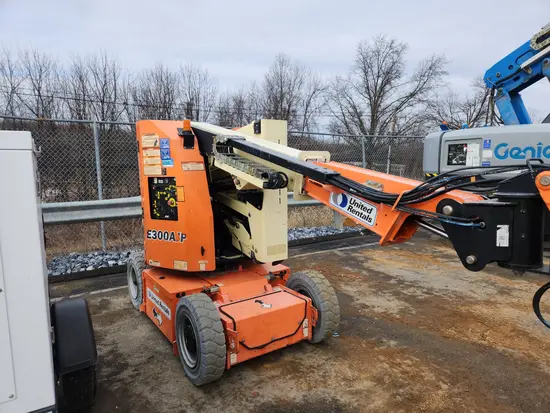 2015 JLG E300AJP Articulating Boom Lift