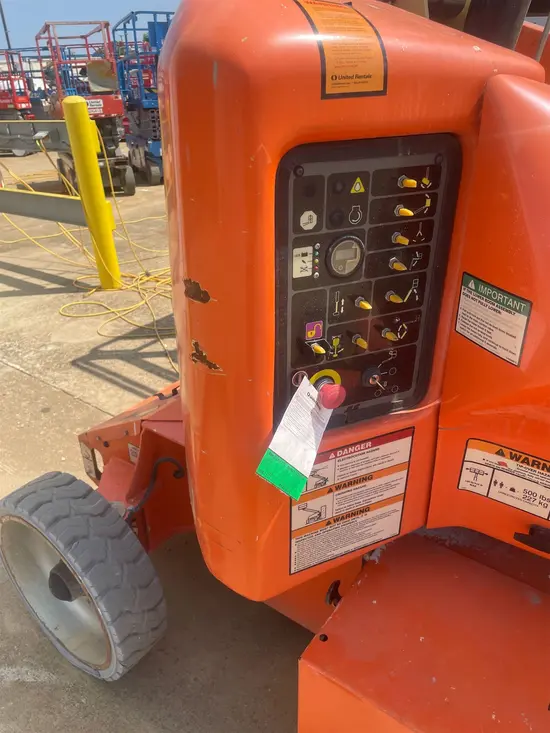 2017 JLG E400AJPN Articulating Boom Lift