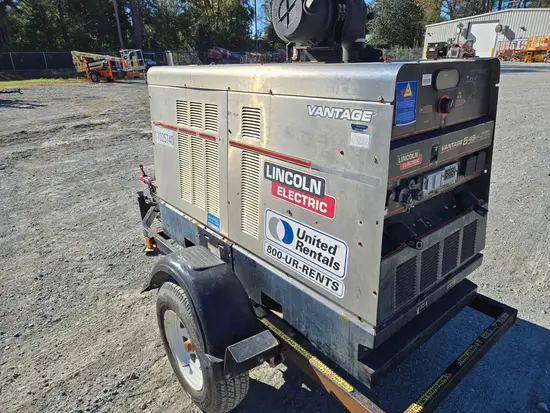 2019 Lincoln Electric VANTAGE 549 Welder