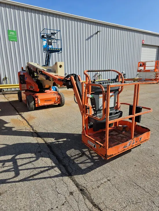 2015 JLG E400AJPN Articulating Boom Lift
