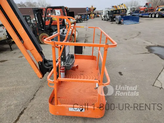 2017 JLG 800AJ Articulating Boom Lift