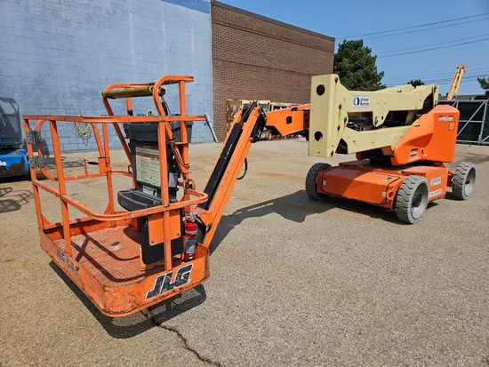 2017 JLG E450AJ Articulating Boom Lift