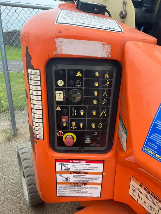 2016 JLG E400AJPN Articulating Boom Lift