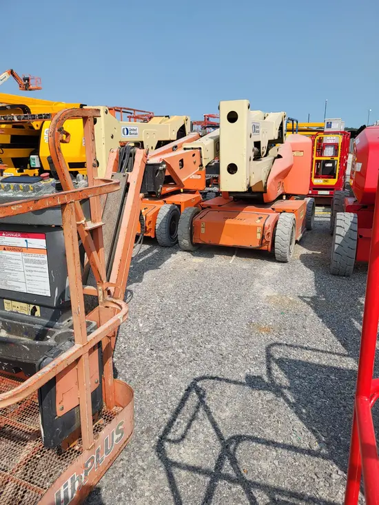 2015 JLG E400AJPN Articulating Boom Lift