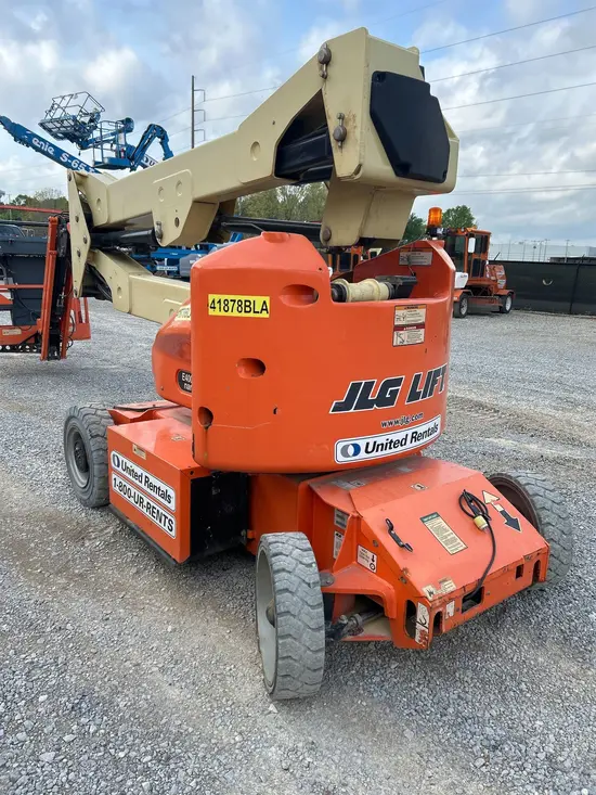 2017 JLG E400AJPN Articulating Boom Lift