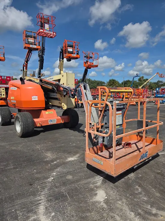 2017 JLG 450AJ Articulating Boom Lift
