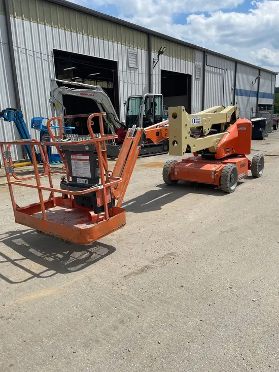 2016 JLG E450AJ Articulating Boom Lift