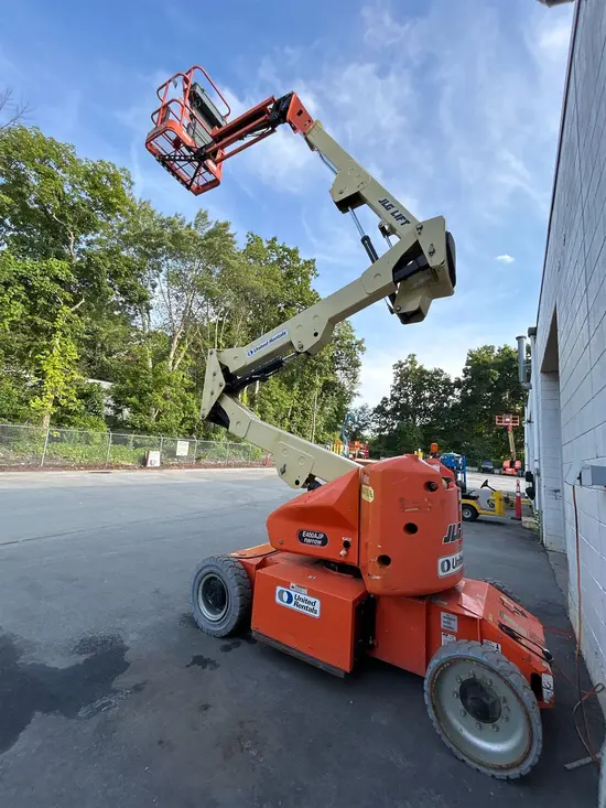 2017 JLG E400AJPN Articulating Boom Lift