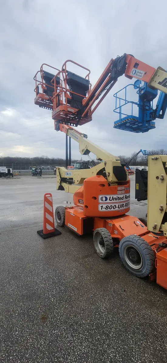 2017 JLG E400AJPN Articulating Boom Lift