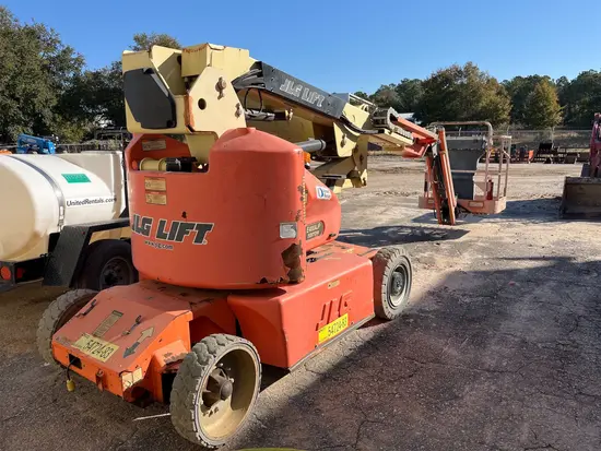 2012 JLG E400AJPN Articulating Boom Lift