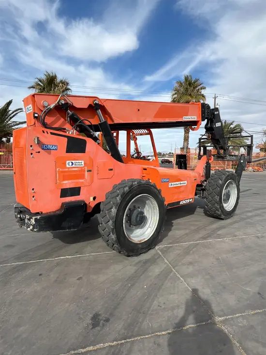2017 SKYTRAK 10054 Forklift