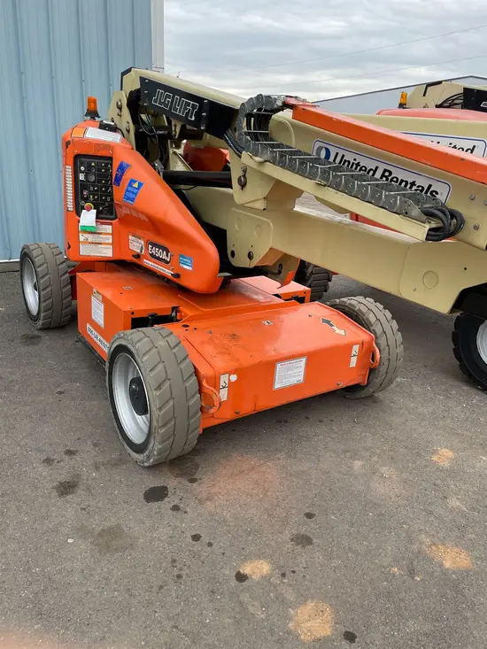 2016 JLG E450AJ Articulating Boom Lift