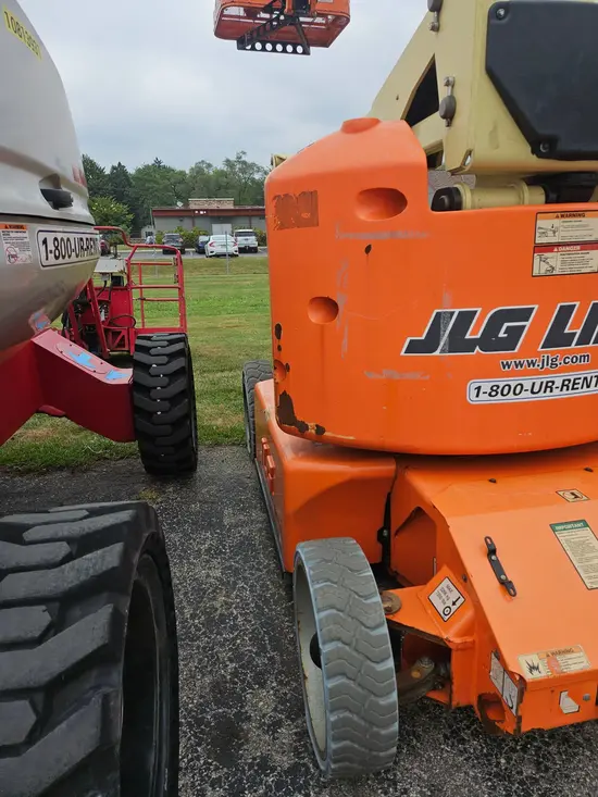 2013 JLG E400AJPN Articulating Boom Lift