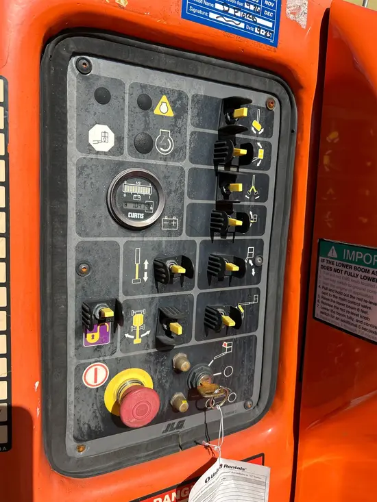2015 JLG E400AJPN Articulating Boom Lift