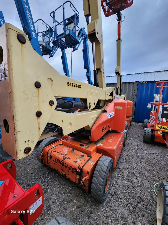2012 JLG E400AJPN Articulating Boom Lift