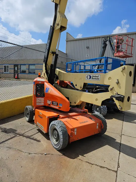 2015 JLG E400AJPN Articulating Boom Lift