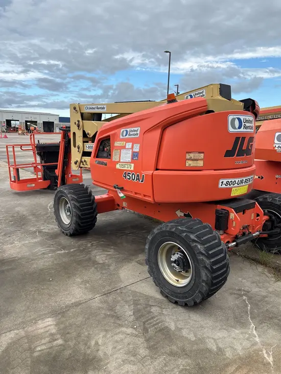 2017 JLG 450AJ Articulating Boom Lift