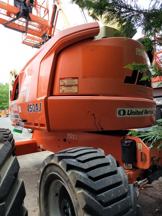 2015 JLG 450AJ Articulating Boom Lift
