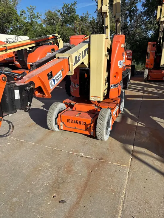 2014 JLG E300AJP Articulating Boom Lift