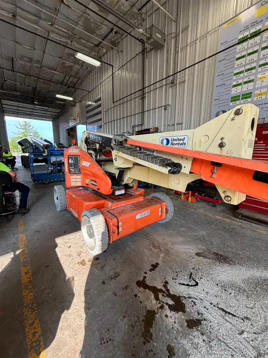 2013 JLG E450AJ Articulating Boom Lift