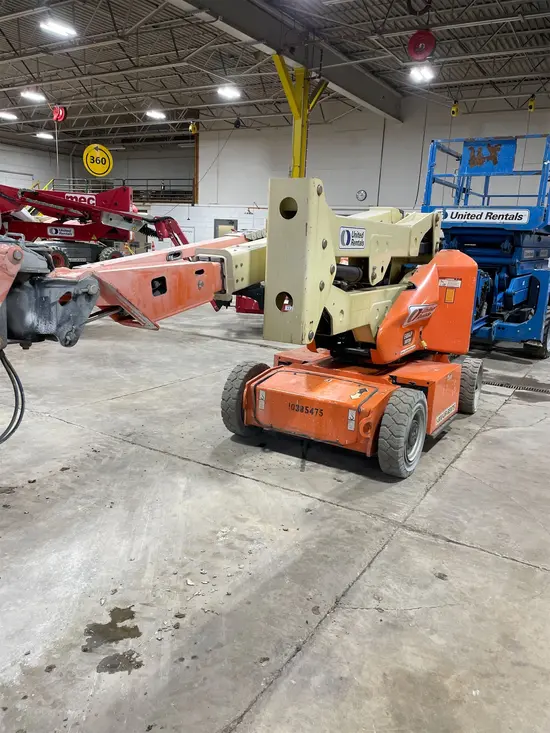 2015 JLG E400AJPN Articulating Boom Lift