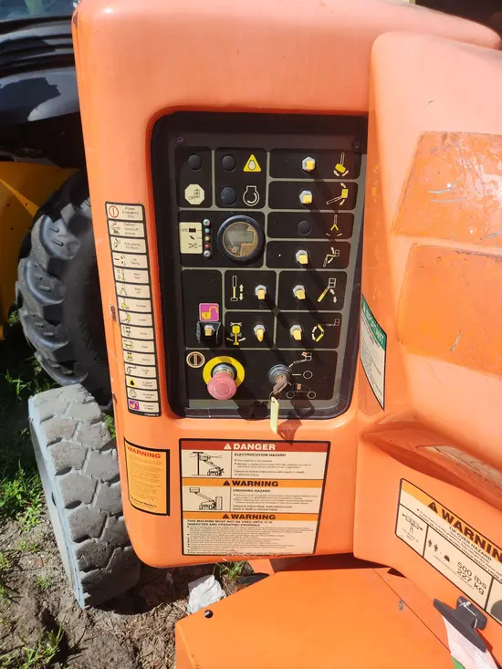 2017 JLG E450AJ Articulating Boom Lift