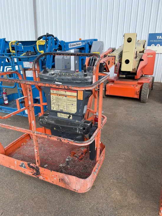 2012 JLG E400AJPN Articulating Boom Lift