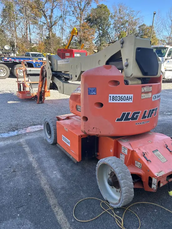 2016 JLG E400AJPN Articulating Boom Lift